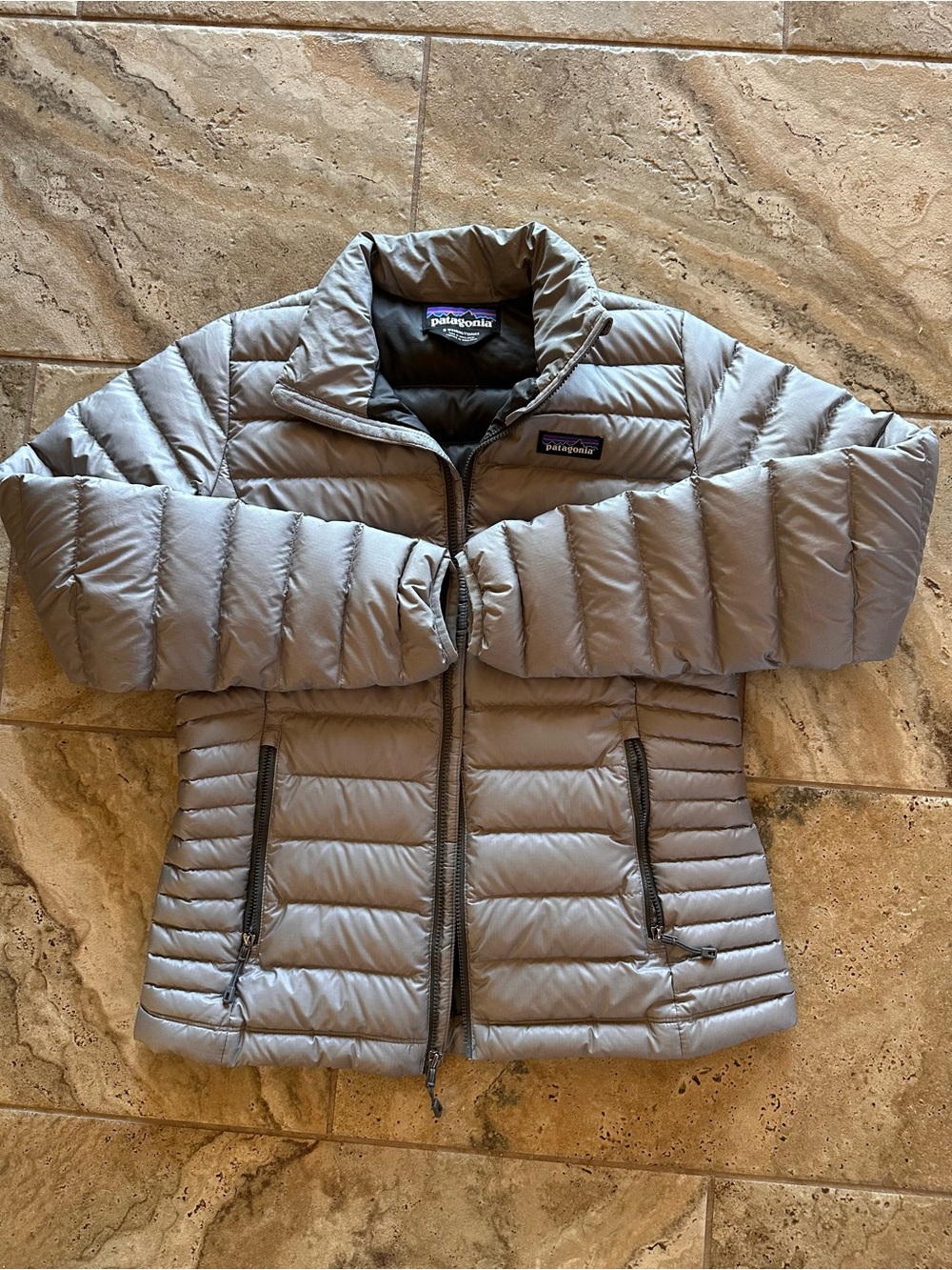 Patagonia Women's Light Gray Insulated Puffer Jacket